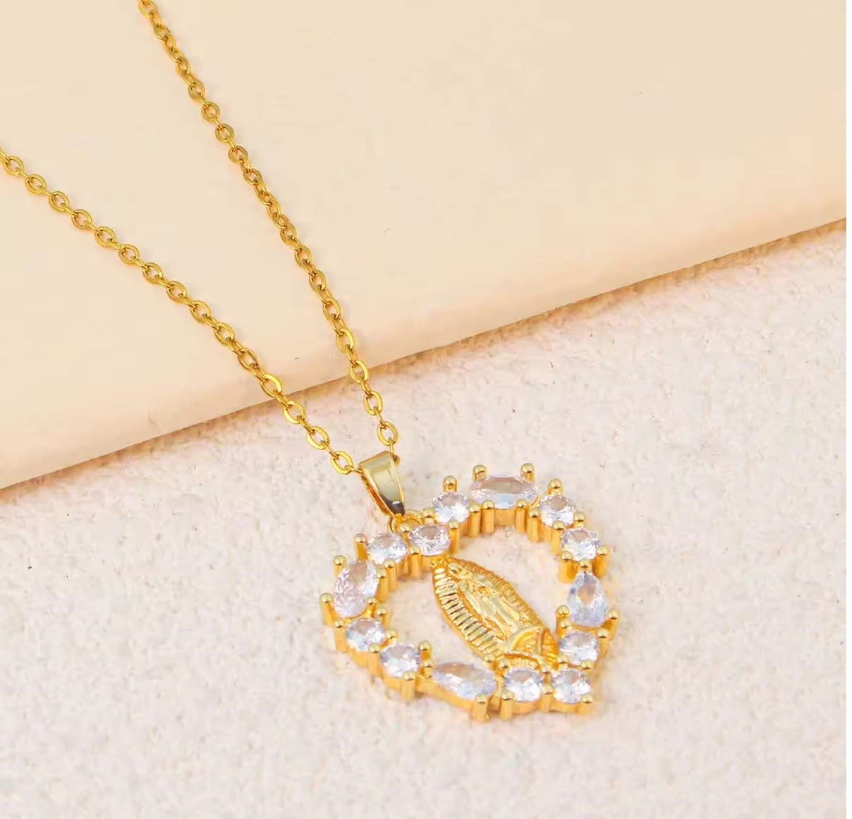 Heart-Shaped Virgin Mary Pendant Necklace 18K Gold Plated Stainless Steel with Link Chain for Gift