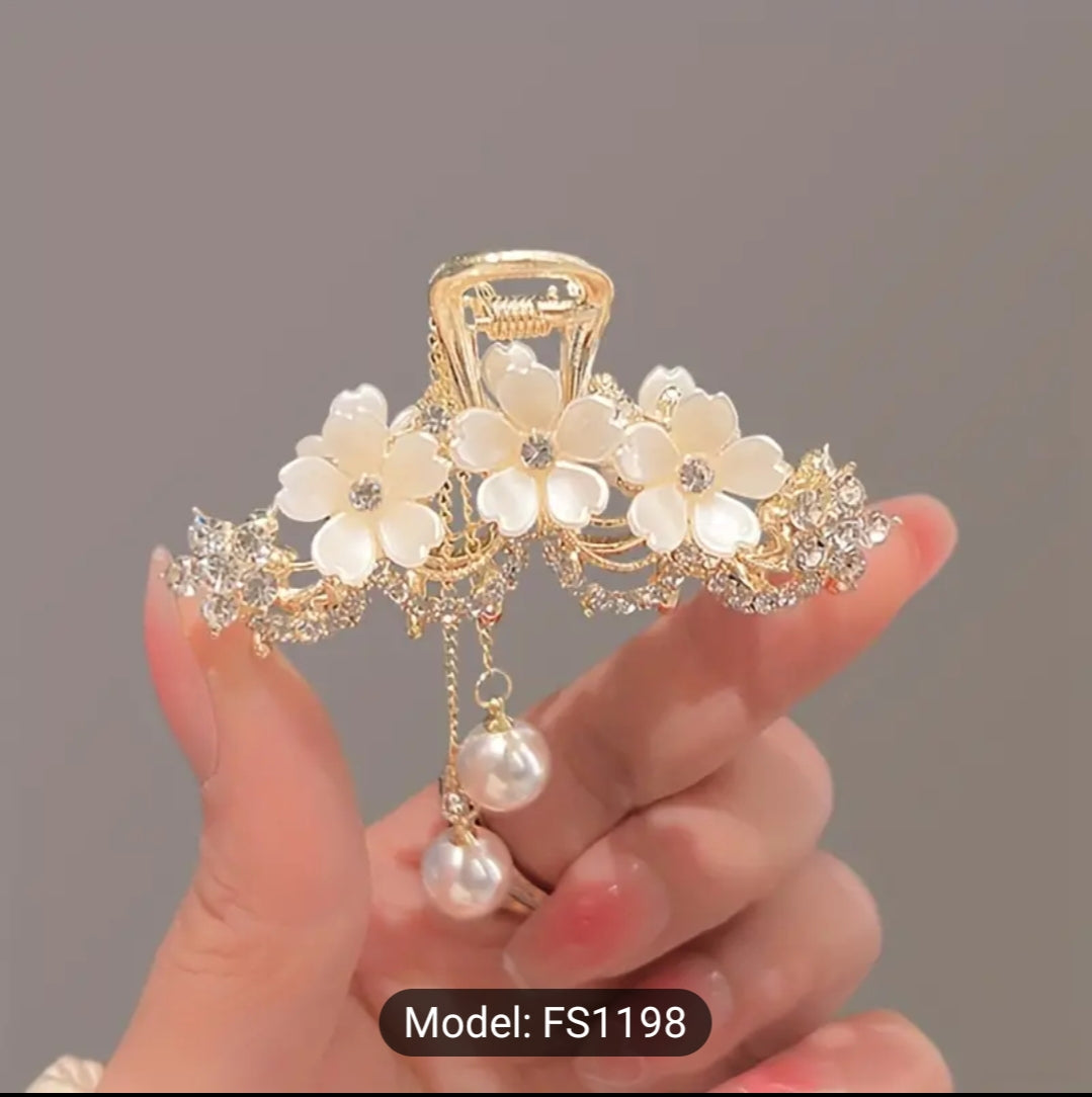 Elegant Floral Pearl Hair Claw Clip